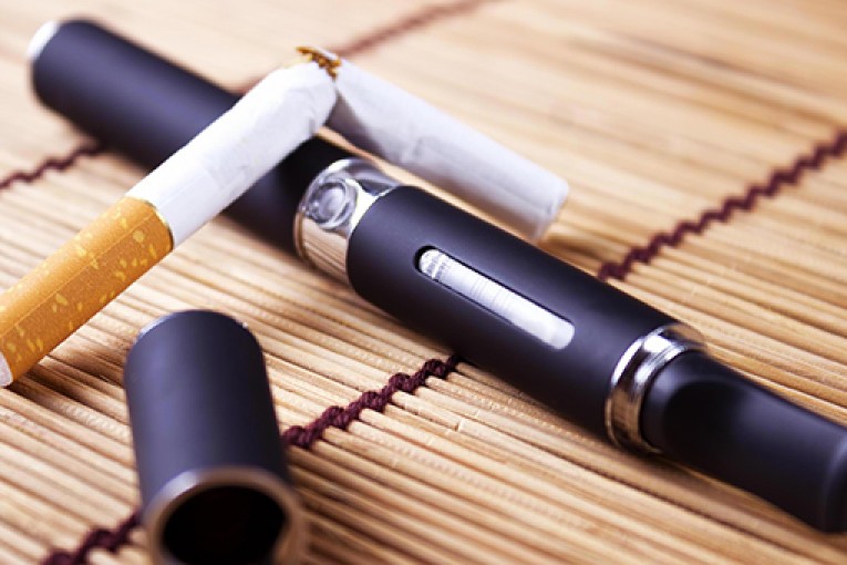 E-sigara (Electronic cigarette)